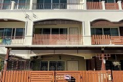 ขายทาวน์โฮม 3 ชั้น + ดาดฟ้า 25 ตรว. 200 ตรม. 4 ห้องนอน ซอยพัฒนาการ 30 ทำเลดีมาก บ้านสภาพดี ใกล้ทางด่วน