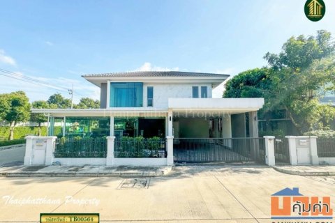 บ้านเดี่ยวหลังใหญ่ หมู่บ้านเพอร์เฟคเพลส รังสิต-ทางด่วนบางพูน แปลงมุม พร้อมสระน้ำและบ่อปลา ต่อเติมเต็มพื้นที่