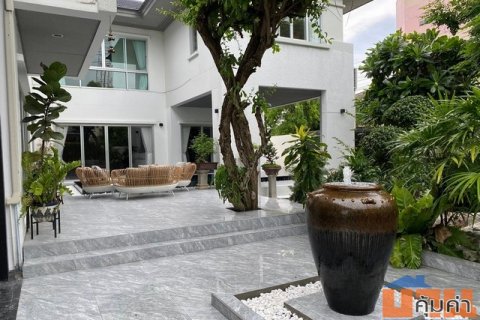 ขาย/เช่า บ้านเดี่ยว 2ชั้น โนเบิลทารา พัฒนาการ หลังมุม 134 ตรว 550 ตรม สระว่ายน่ำส่วนตัว ตกแต่งครบพร้อมอยู่