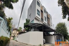 ขายทาวน์โฮม 3.5 ชั้น ขนาดใหญ่ หลังมุม 44 ตรว. ลาดพร้าว 25 หน้าบ้านกว้าง 12 เมตร ใกล้แยกรัชดาลาดพร้าว ใกล้ MRT ลาดพร้าว