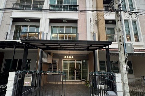 ให้เช่าทาวน์โฮม 3 ชั้น 3 ห้องนอน บ้านกลางเมืองสาทร-ตากสิน 2 ใกล้ BTS วุฒากาศ ติดตั้งโซลาร์เซลล์ช่วยประหยัดไฟ