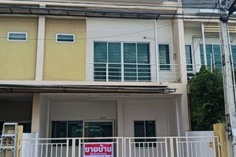 ขายบ้านทาวน์เฮาส์ 2ชั้น หมู่บ้านวพีวิลเลจ อยู่ติดถนนเส้นหลัก ทางไประยอง