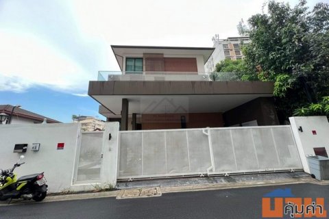 ให้เช่า Pool Villa 3 ชั้น 7 ห้องนอน ซอยอินทามระ 29 ห้วยขวาง สุทธิสาร พร้อมสระว่ายน้ำ ใกล้ BTS อารีย์, BTS สะพานควาย