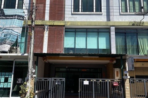 ขายทาวน์เฮ้าส์ 3 ชั้น 162 ตรม. 4 ห้องนอน ซอยนวมินทร์ 74 ย่านนวมินทร์ บึงกุ่ม ใกล้แฟชั่นไอซ์แลนด์