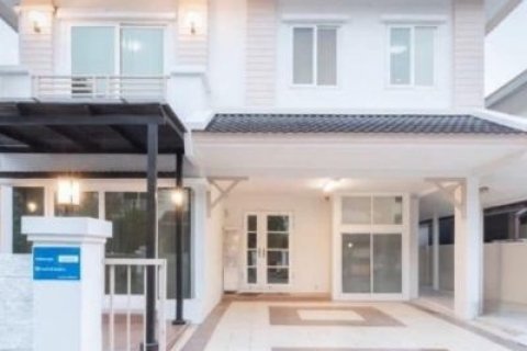 วรารมย์ พรีเมี่ยม แก้วนวรัฐ บ้านสไตล์ Contemporary รีโนเวทใหม่ทั้งหลัง พร้อมเฟอร์นิเจอร์ครบชุด