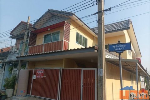 ขายทาวน์เฮ้าส์หลังมุม หมู่บ้านบัวทอง อำเภอบางบัวทอง จังหวัดนนทบุรี เนื้อที่ 28 ตารางวา รีโนเวทใหม่