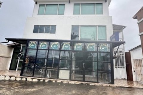 โฮมออฟฟิศ 3ชั้น เปิดคาเฟ่ร้านอาหารได้ ทำโฮมออฟฟิศได้ ทำเลดี ใกล้อมตะฯ ใกล้เมือง