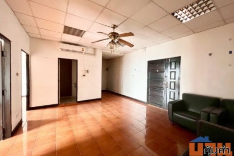 [For Sale] ขายคอนโด 2 ห้องนอน ถูกสุดในโครงการ คันทรี คอมเพล็กซ์ บางนา (Country Complex Bangna) ที่จอดรถ 2 คัน ใกล้ BTS บ
