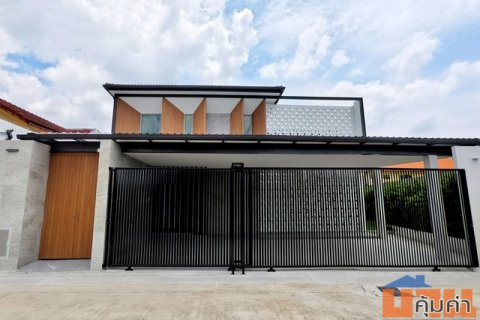 บ้านเดี่ยวสร้างใหม่ พร้อมสวนส่วนตัว บนพื้นที่ 92 ตร.วา หมู่บ้าน พฤกษชาติ รามคำแหง 118