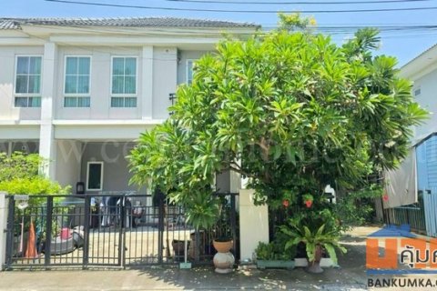 ทาวน์โฮม เดอะ คอนเนค บางนา - สุวรรณภูมิ หลังมุม หน้าสวนสโมสร
