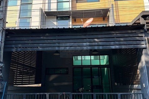 ให้เช่าทาวน์โฮม 3 ชั้น 3 ห้องนอน โครงการอีโค สเปซ บางนา-วงแหวน Eco Space Bangna-Wongwaen พร้อมเข้าอยู่