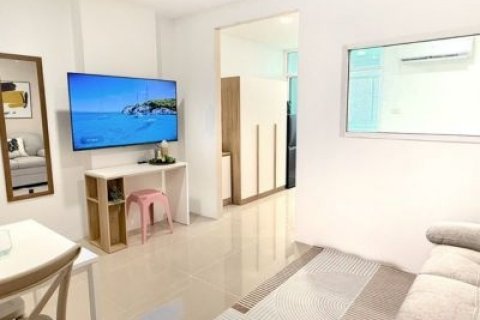SR Land Condo คอนโดราคาถูก มีโซนครัว พร้อมเฟอร์นิเจอร์ ใกล้เซ็นทรัล เฟสติวัล 10 นาที