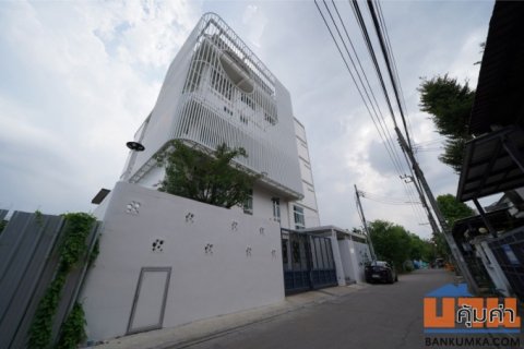 ขาย ออฟฟิศ สภาพใหม่ ลาดพร้าว 71 นาคนิวาส เลียบด่วนเอกมัย-รามอินทรา พื้นที่ใช้สอย 1000 ตรม เนื้อที่ 1 งาน