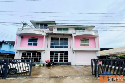ให้เช่าบ้านอาคาร 4 ชั้น 698 ตรม. 9 ห้องนอน ย่านพัฒนาการตัดใหม่ ซอยพัฒนาการ97