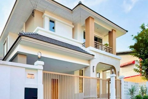 หมู่บ้านอากาศ โพธิ์แก้ว 3 สวยเรียบหรู โปร่งโล่งสบาย บ้านหลังริม ให้ความเป็นส่วนตัวสูง รีโนเวทใหม่ทั้งหลัง