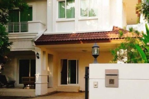 ให้เช่าบ้านเดี่ยว พร้อมเฟอร์นิเจอร์ โครงการ Centro รัตนาธิเบศร์
