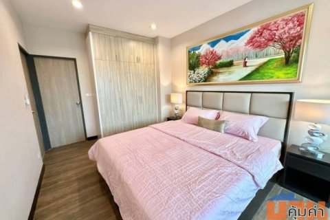 ขายพร้อมผู้เช่า คอนโดรีโนเวทใหม่ 70 ตร.ม. 2 ห้องนอน วิวภูเขาสวย พร้อมเฟอร์นิเจอร์บิ้วท์อิน ใกล้ Central festival เพียง 1