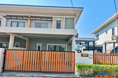 ขายบ้านแฝด 2 ชั้น โรงโป๊ะ ชลบุรี ใกล้พัทยา ใกล้อมตะซิตี้