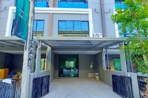 เทพรักษ์ MRTลาดปลาเค้า 2.2 กม.ม.นอร์ทกรุงเทพ 1.7 กม. ให้เช่าทาวน์โฮม 3ชั้น 4นอน 3น้ำ ทำเลดี ย่านพหลโยธิน รามอินทรา
