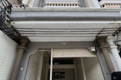 ให้เช่า อาคารพาณิชย์4ชั้น เหมาะกับ โกดัง/โรงงาน รามคำแหง ซ.76 ติดถนนใหญ่ ราคาถูก!