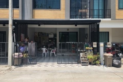 Townhouse S GATE พื้นที่เท่ากับ 20 ตร.วา 3 BEDROOM 2 น้ำ 3500000 บ. สภาพแวดล้อมดี