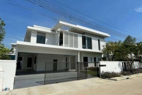 LV53176 ให้เช่า บ้านเดี่ยว มัณฑนา บางนา กม 15 MANTANA Bangna km 15 ติดถนนใหญ่บางนา