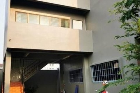 ให้เช่าและขายทาวน์โฮม 3ชั้น อ่อนนุช17 ใกล้พัฒนาการ เอกมัย