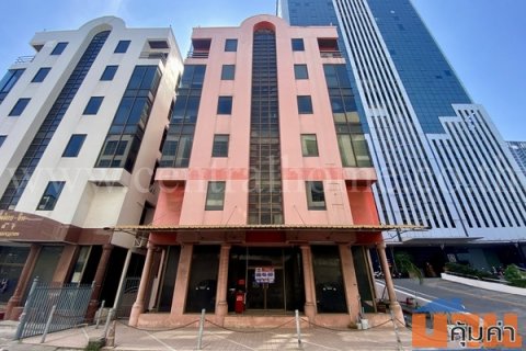 อาคารสำนักงาน 6 ชั้น ซอยรัชดาภิเษก 18 ใกล้ MRT ห้วยขวาง