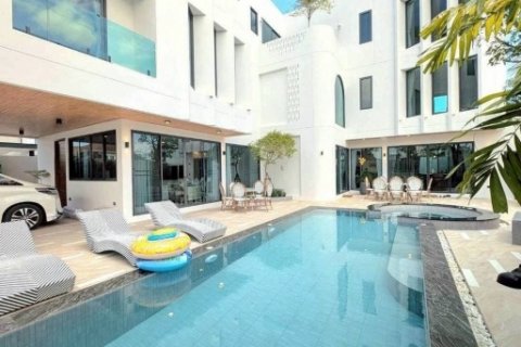 บ้านหรูสร้างใหม่ สไตล์โมเดิร์นลักชัวรี พร้อมสระว่ายน้ำส่วนตัว วิวภูเขาและริมน้ำ ใกล้ Central Festival เชียงใหม่