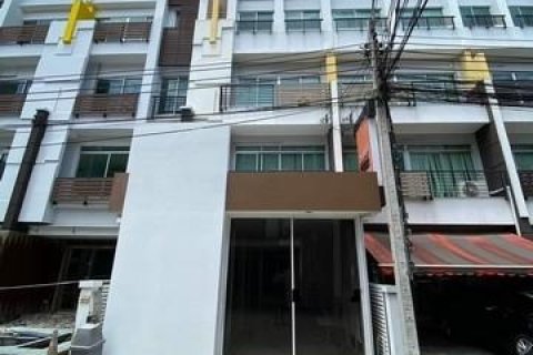 BH3588 ให้เช่าโฮมออฟฟิศ 4 ชั้น ลาดพร้าว ใกล้รถไฟฟ้า ใกล้ Big C ลาดพร้าว พร้อมเฟอร์นิเจอร์สำนักงาน พร้อมเข้าอยู่