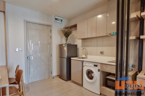 Life Sukhumvit 62 Private comfortable clean 11th floor BTS Bang Chak
