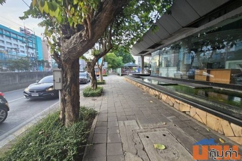 ขายที่ดินติดถนนรัชดาแถมสิ่งปลูกสร้าง ที่ดินใกล้ mrt สุทธิสาร 200 เมตร