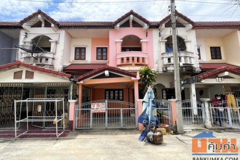 ขายทาวน์เฮ้าส์ หมู่บ้านชลธารทอง ซอยบ่อพลับ 9 เนื้อที่ 20 ตร.ว. บ้านสวย พร้อมอยู่