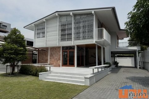 ให้เช่าบ้านเดี่ยว 143 ตรว. 4 ห้องนอน ซอยปรีดีพนมยงค์ 25 (เอกมัยซอย 10) รีโนเวทใหม่ พร้อมเข้าอยู่ทันที