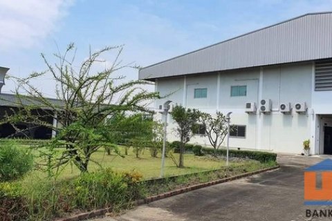 ขายอาคารโรงงานพร้อมที่ดินเนื้อที่ 6 ไร่ พร้อมใบรง4 ซอยอยู่เจริญ3 นาดี สมุทรสาคร