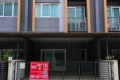 ทาวน์เฮาส์ 2 ชั้น โครงการ TOWN AVENUE ต.พลายชุมพล อ.เมืองพิษณุโลก