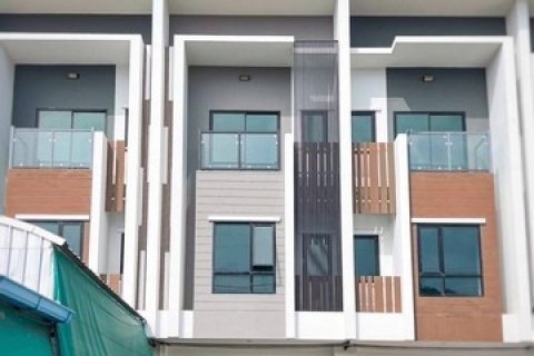 For Rent : Wichit, 3-Storey Commercial Building, 3 Bedrooms 4 Bathrooms