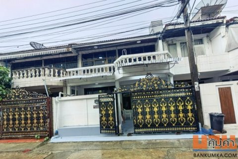 ให้เช่าทาวน์เฮ้าส์ 2 ชั้น 3ห้องนอน3ห้องน้ำ หลังห้างเอ็มโพเรียม ซอยอารีย์ สุขุมวิท26 ใจกลางเมือง เดินทางสะดวก