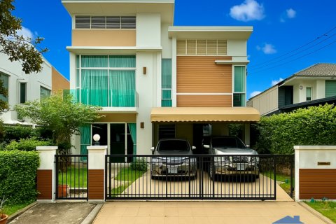 ขายบ้านเดี่ยว 2 ชั้น โฮมเพลส เดอะพาร์ค ( วงแหวน-พระราม9 ) เขตลาดกระบัง กทม.