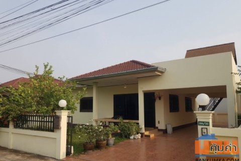 Vacant house for rent with furniture.