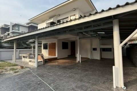 รหัสC6703 ให้เช่าบ้านเดี่ยว 2 ชั้น ถนนลาดพร้าว ซอยสังคมสงเคราะห์ ใกล้เซ็นทรัลอีสวิลล์ CDC โรงเรียนนานาชาติ