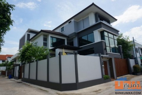 ขายบ้าน ย่านรัชดา กลางเมือง 5 ห้องน้ำ 4 ห้องนอน 3 ชั้น เดินทางสะดวก