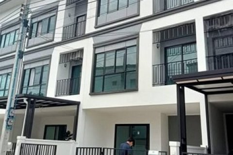 HR2356ให้เช่าทาวน์โฮม 3 ชั้น โครงการบ้านลุมพินี ทาวน์เพลส สุขุมวิท-ศรีนครินทร์ ใกล้ BTS สำโรง ใกล้เมกกะบางนา