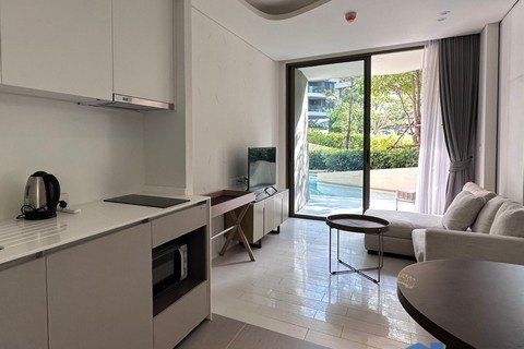ห้องพักหรูติดสระว่ายน้ำที่วีรันดา เรสซิเดนซ์ หัวหิน - พร้อมให้เช่า (Luxurious Pool Access Condo in Hua Hin - for Rent)