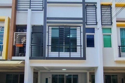 ขาย ทาวน์เฮ้าส์ 2ชั้น 4ห้องนอน มีรปภ.24ชั่วโมง มบ.อาร์เคพาร์ค RK Park ถ.หทัยราษฎร์ มีนบุรี แถมเฟอร์จัดเต็ม พร้อมอยู่