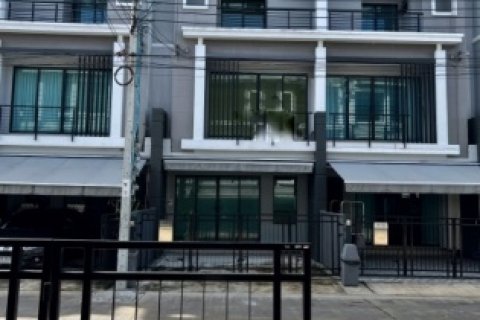 [Duplicate]รายละเอียดทาวน์โฮม 3 ชั้นให้เช่าในโครงการ บ้านกลางเมือง สุขสวัสดิ์
