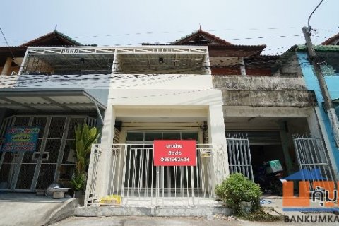 ขายด่วน! ขายบ้านทาวน์เฮ้าส์ 2 ชั้น รีโนเวทใหม่ทั้งหลังพร้อมอยู่