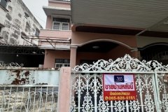 ขายบ้านทาวน์เฮ้าส์ 2 ชั้น แก้ววิลล่า 2 ซ.ลาดพร้าววังหิน 68 ลาดพร้าว เนื้อที่ 40 ตารางวา