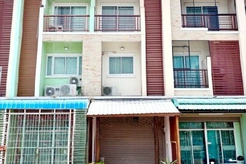 ราชภัฎศรีสะเกษ 1.6 กม. ทำเลดี เหมาะกับทำโฮมออฟฟิศติดถนน ใจกลางเมือง 2 นอน 3 น้ำ 27 ตร.วา.324 ตร.ม.ม.