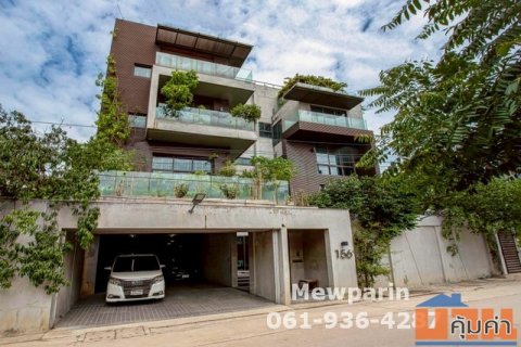 428933 ขายบ้าน ทาวน์อินทาวน์ ขนาด 81 ตร.วา บ้านเดี๋ยวตึกแฝด 6ชั้นครึ่ง และมีดาดฟ้า